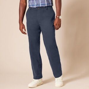 Amazon Essentials Men's Classic-Fit Wrinkle-Resistant Flat-Front Chino Pant